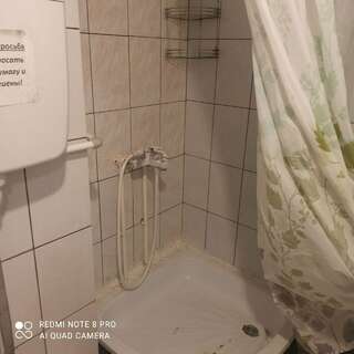 Гостиница На Львовской Вардане Семейный номер с общей ванной комнатой-6