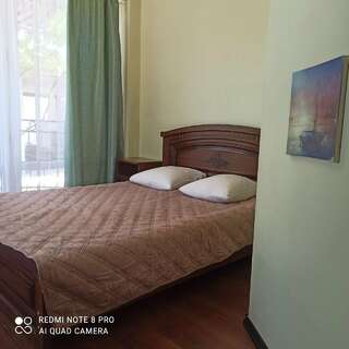 Гостиница На Львовской Вардане Двухместный номер с 2 отдельными кроватями и балконом-5