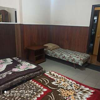 Гостиница На Львовской Вардане Семейный номер с общей ванной комнатой-2