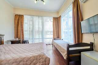 Гостиница На Львовской Вардане Трехместный номер с балконом-3